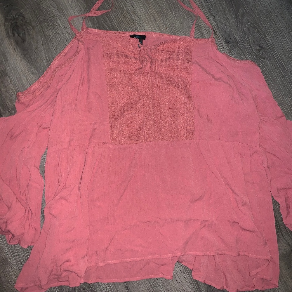 Rue 21 cold shoulder top